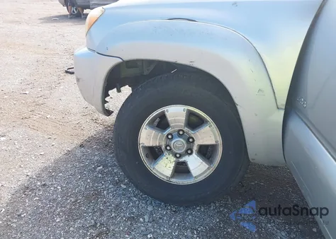 2006 Toyota 4Runner Sr5 V6 z USA, uszkodzony, nr VIN JTEZU14R968049617